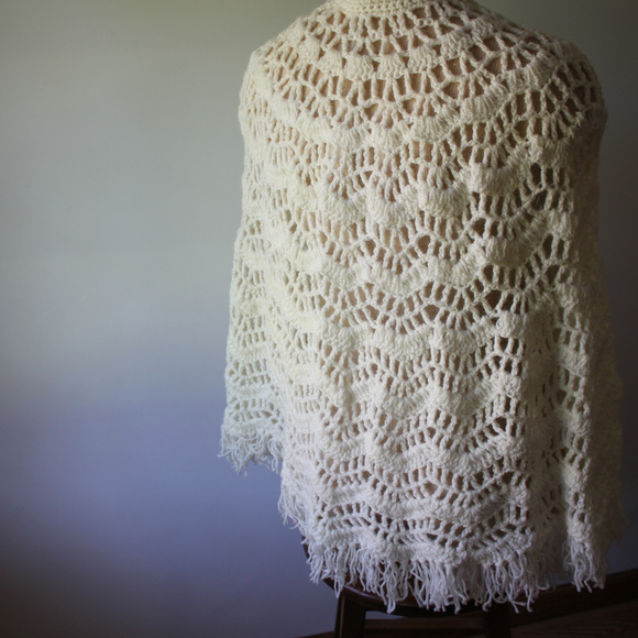 Vintage White Loose Crochet Spring Shawl - Picture 6 of 7